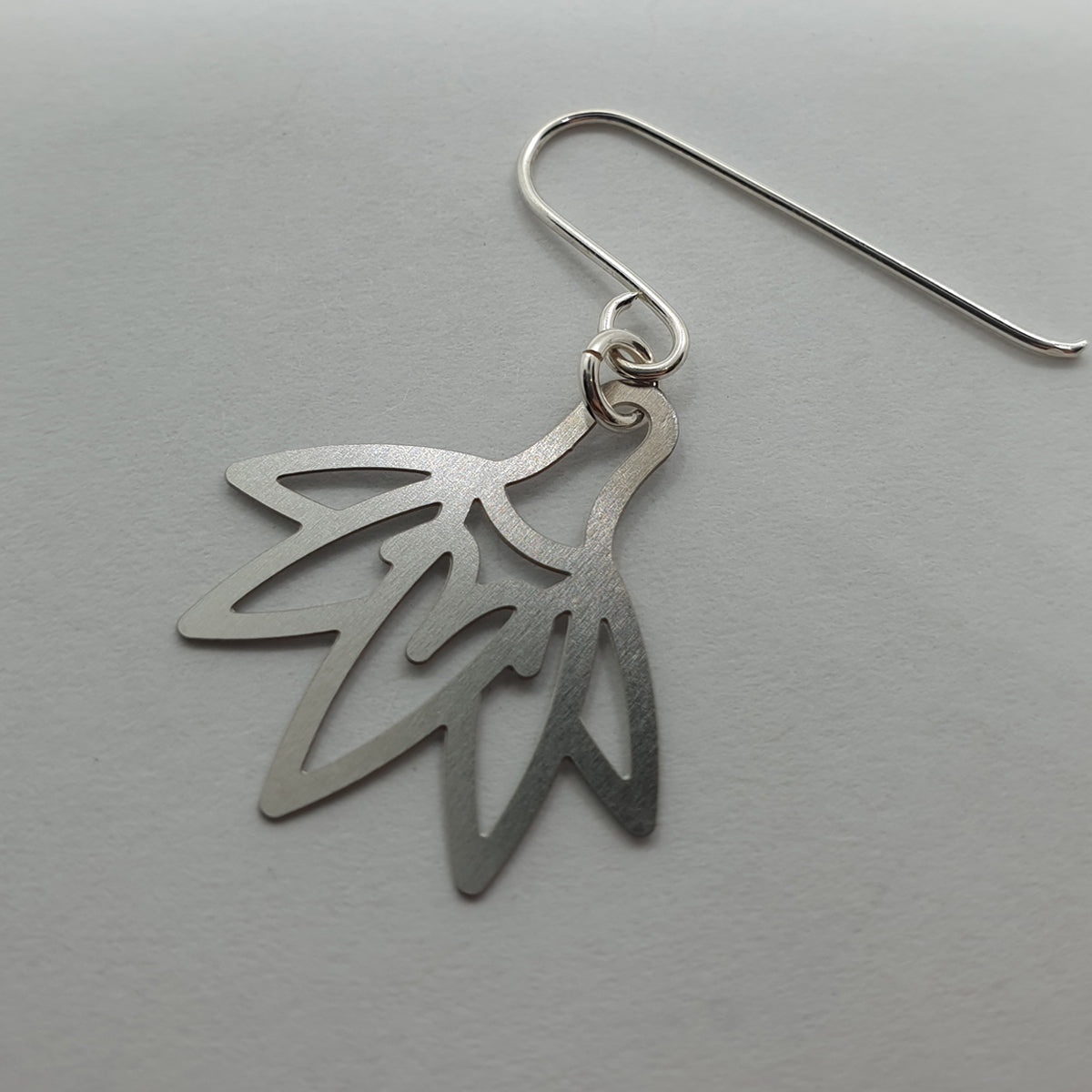 SECONDS Fan Earrings